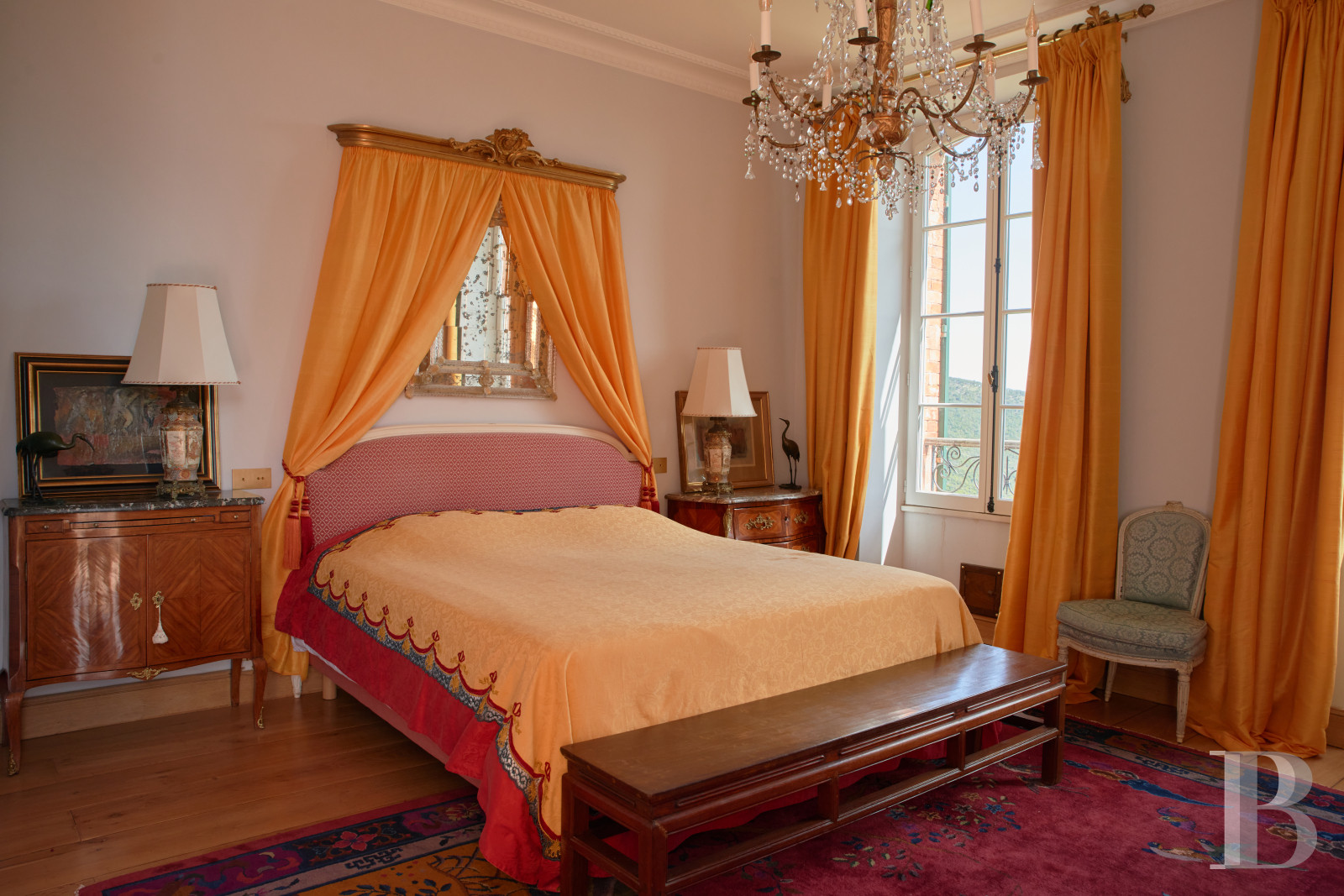 Dans le Var, sur la commune de Sainte-Maxime, une villa d’inspiration italienne dominant l’horizon jusqu’à la mer - photo  n°21